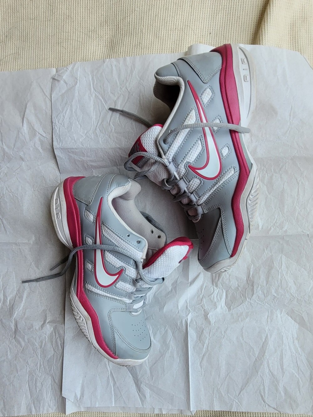 vintage/retro Nike Air Court / Cross-Training Sneakers Accents 488 135-002